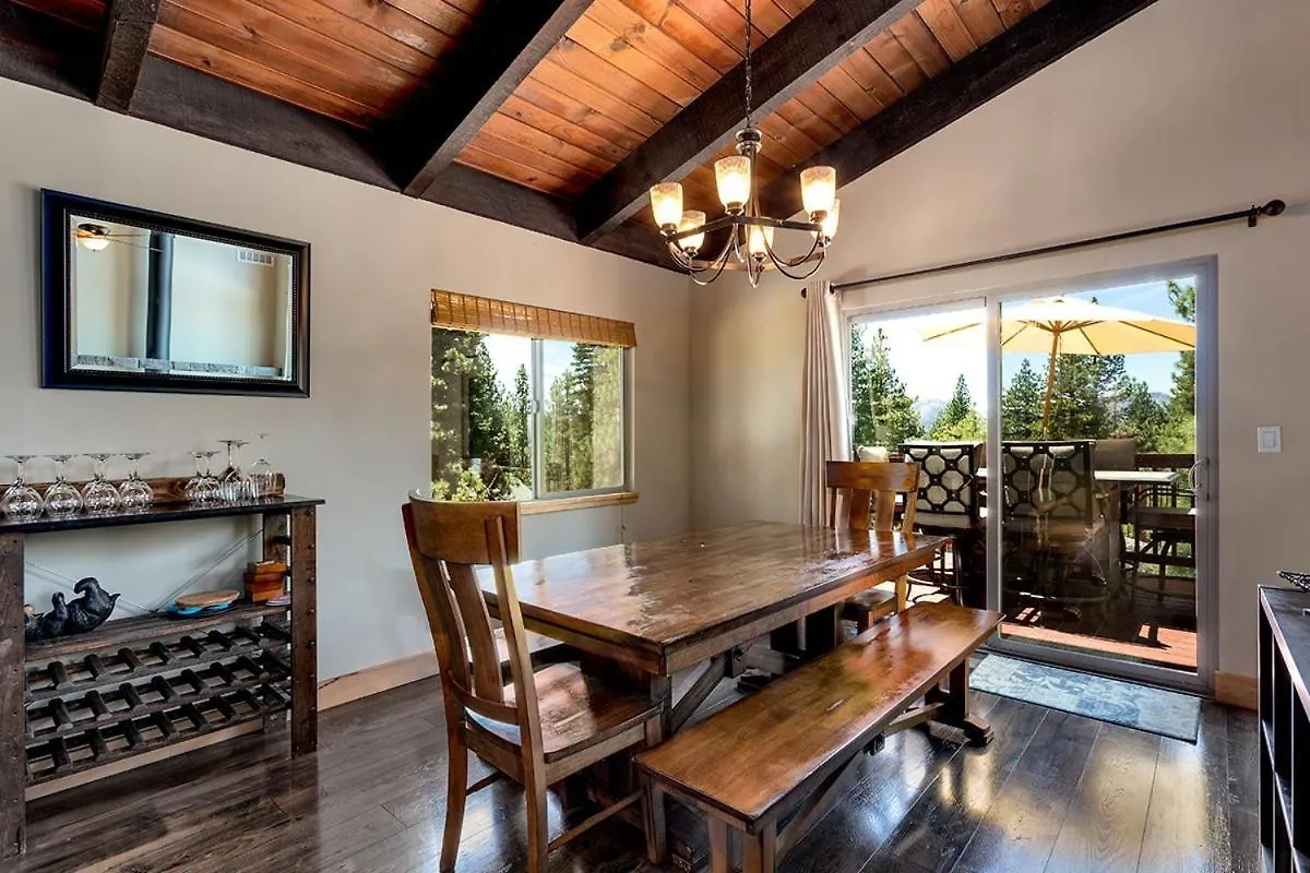 Cold Creek Lodge Home 南太浩湖